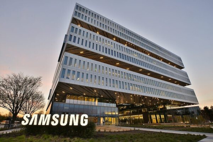 Samsung закрывает половину линий для контрактного производства микросхем